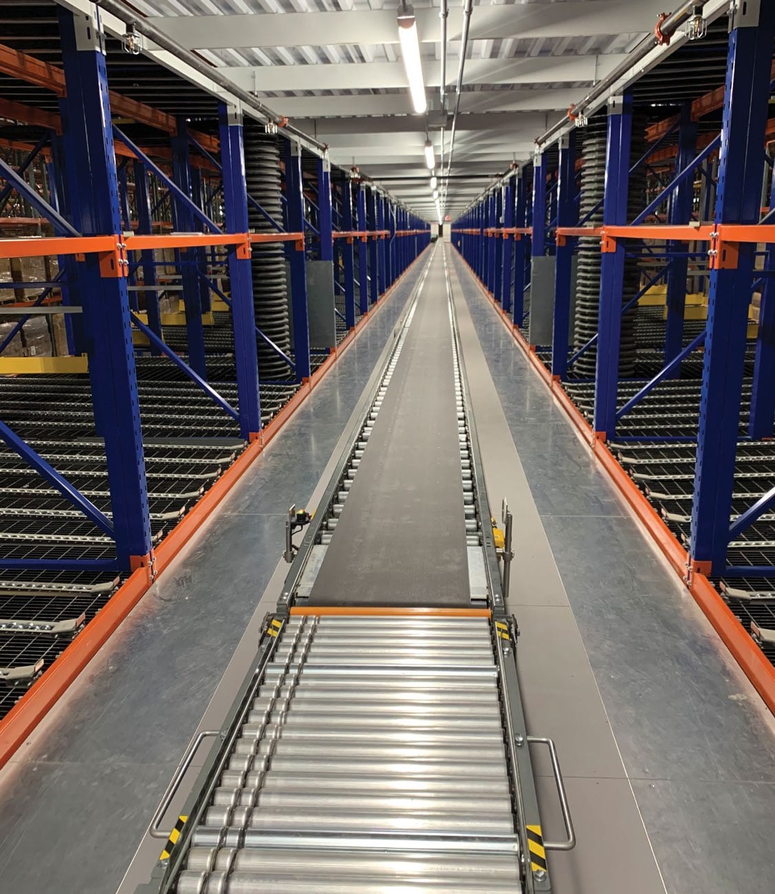 Systems Integrator Saved Time and Money Using ResinDek® with MetaGard® Steel Flooring Panels for Full Case Pick Modules Image
