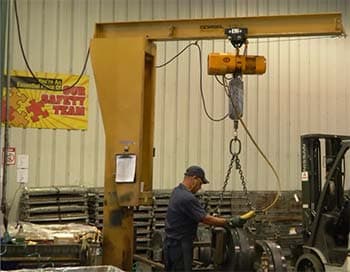 Free Standing One-Ton Jib Crane Reduces Need for Other Types of Handling