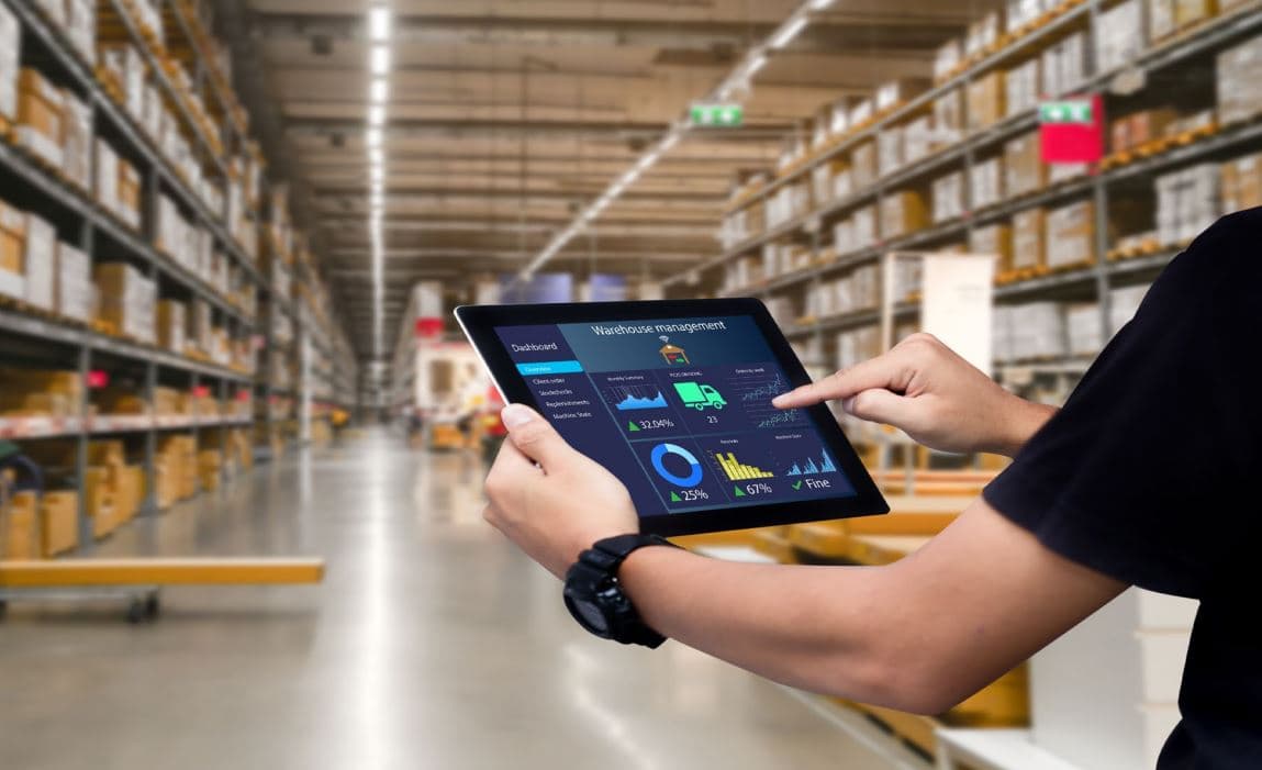 Digital Twin for Intralogistics
